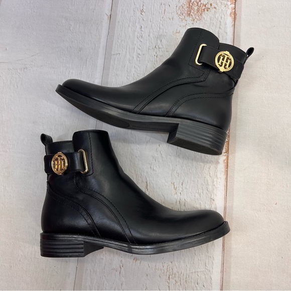 Tommy Hilfiger Women's Rezin Ornamented Zip-Up Booties SIZE 6M - Picture 4 of 17